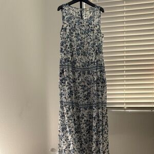 Max Studio Blue and White Floral Maxi Dress